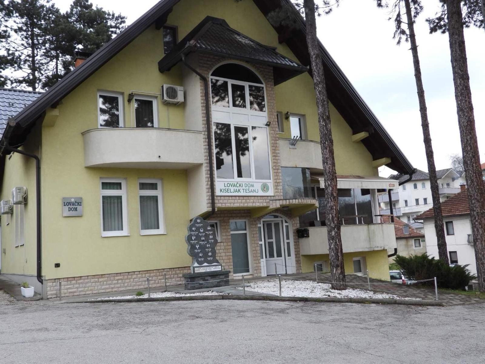 Restoran&Motel And Apartmants Lovacka Prica Tesanj Kültér fotó