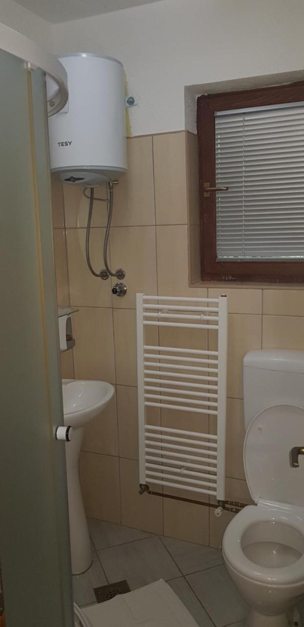 Restoran&Motel And Apartmants Lovacka Prica Tesanj Kültér fotó
