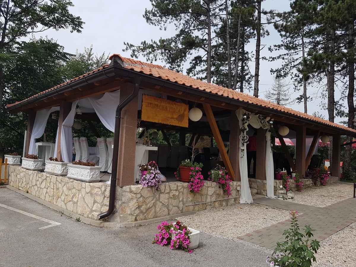 Restoran&Motel And Apartmants Lovacka Prica Tesanj Kültér fotó