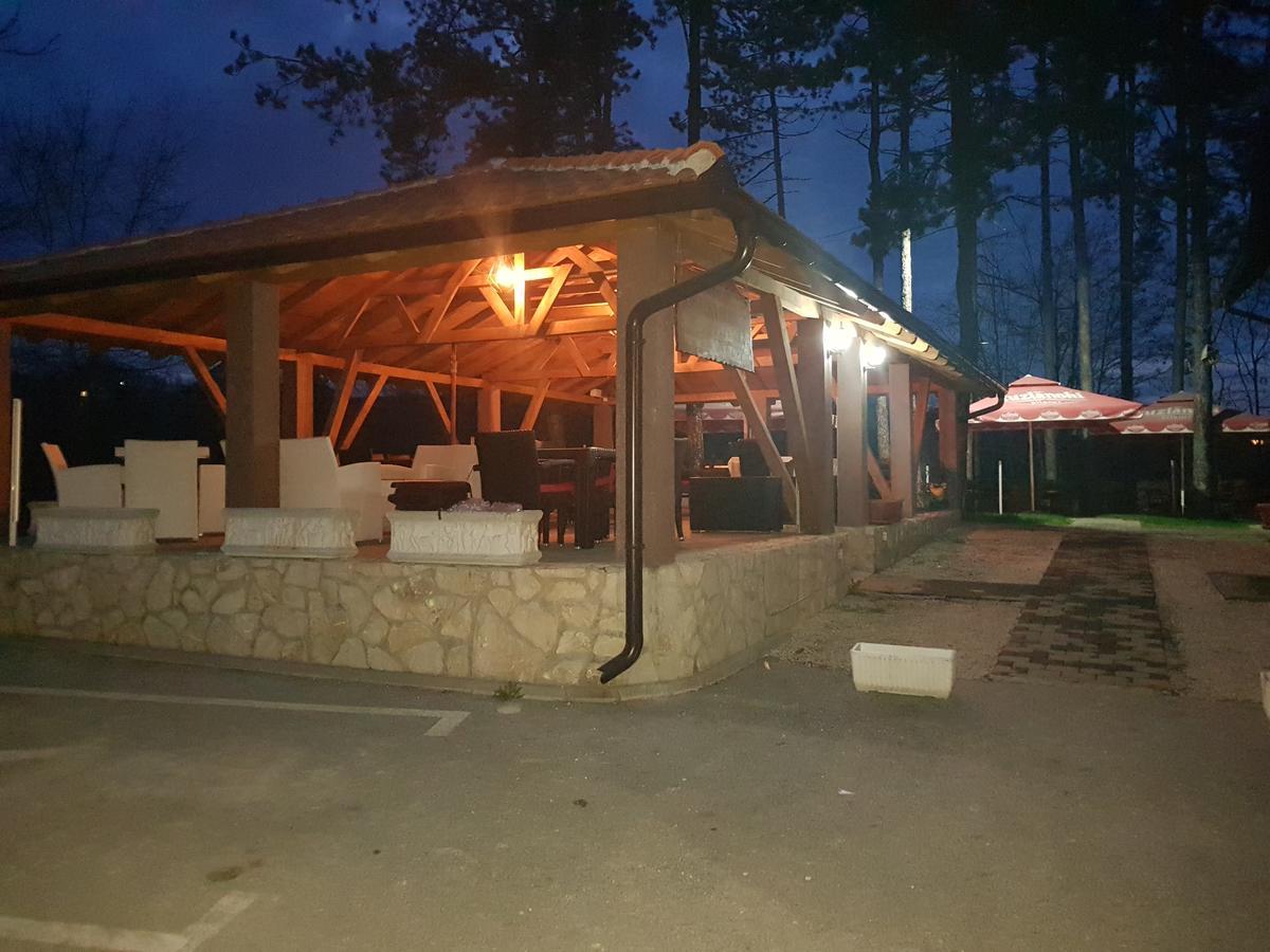 Restoran&Motel And Apartmants Lovacka Prica Tesanj Kültér fotó