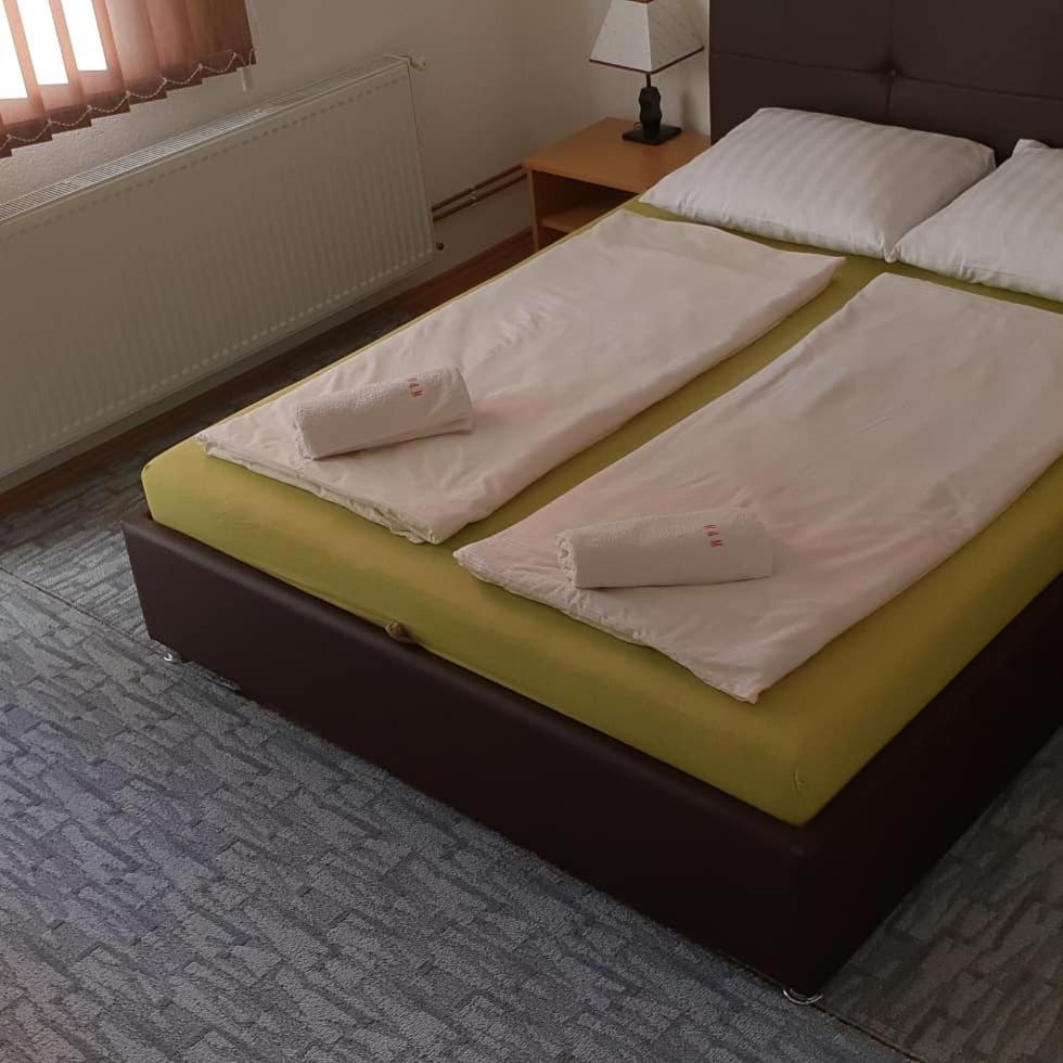 Restoran&Motel And Apartmants Lovacka Prica Tesanj Kültér fotó